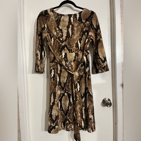 Shana K Snake Print V-Neck Dress - Picture 4 of 6